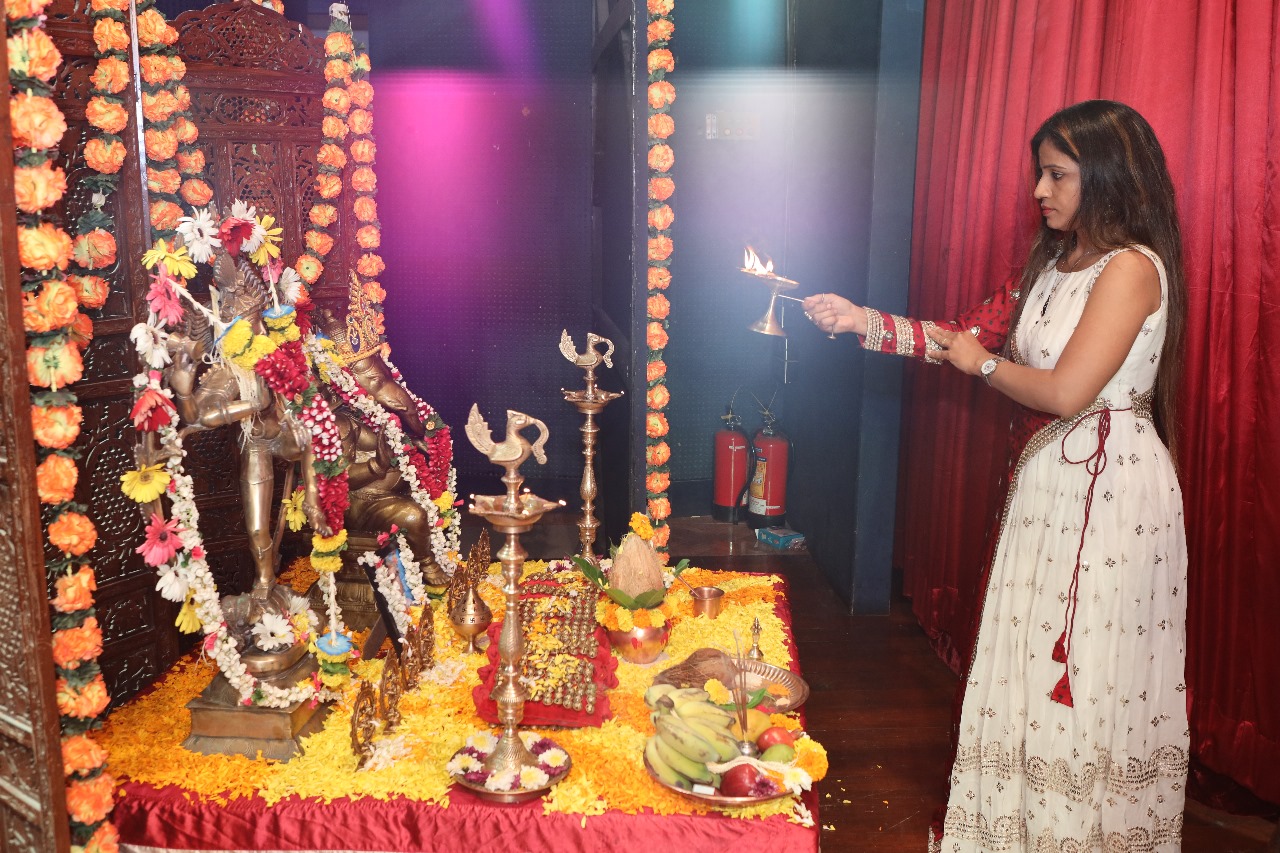 Aarti Img